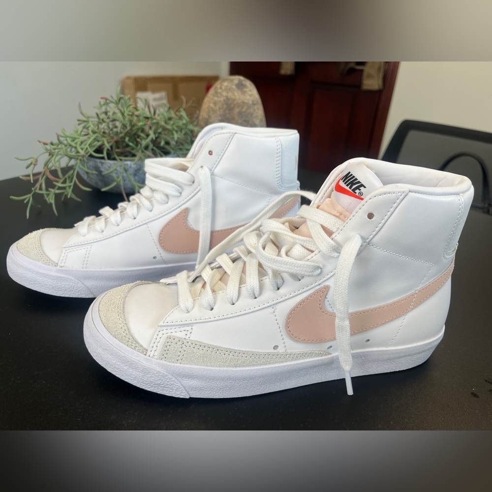 Nike Blazer Mid '77 NEW Size 7